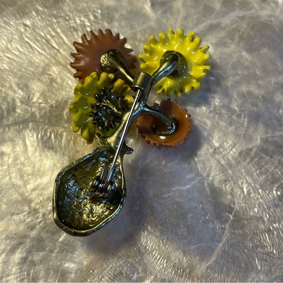 Sunflower Floral Vase Metal Enamel Brooch 2" NEW - Picture 3 of 3